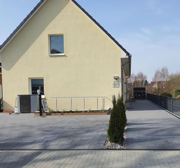 Kiel-Russee Familienwohnung, Lademoeglichkeit, Co2 Frei Extérieur photo